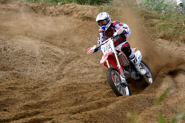又能以速度